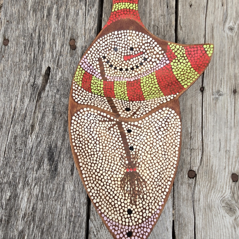 Handpainted snowman on vtg wood dish dot art Christmas decor